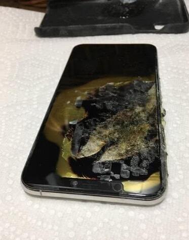 苹果手机版层烧了烧水壶烧水后有一层漂浮物